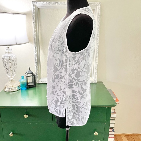 Sweet Liz Claiborne Blouse - Picture 6 of 7